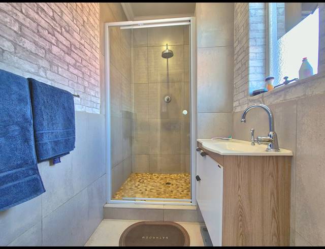 5 BEDROOM HOUSE FOR SALE IN BRENTHURST